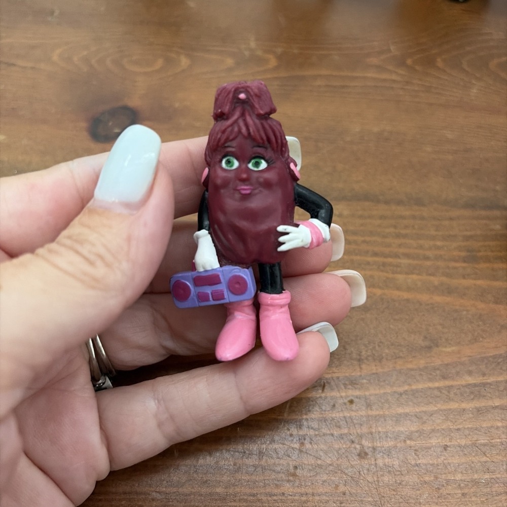 1980's Vintage California Raisin Figurines. LOT of‎ 11